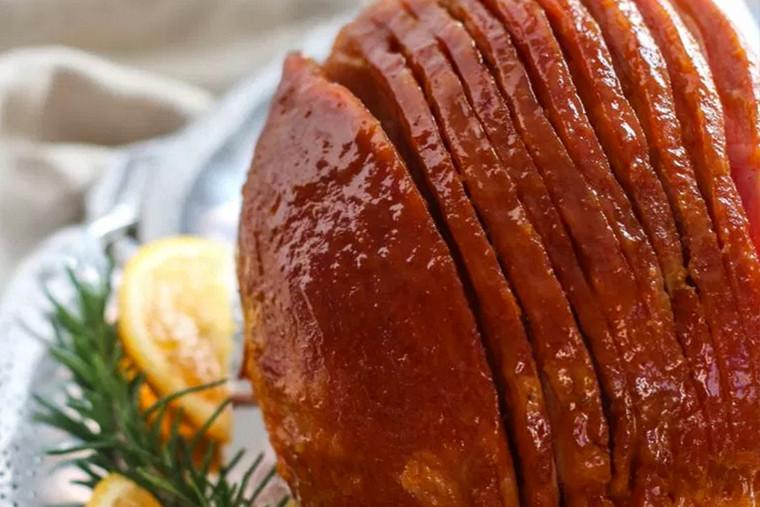 How to cook a SIMPLE Spiral Glazed Ham (without drying it out